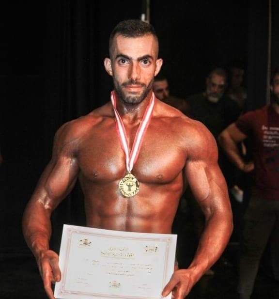 فلسطيني سوري يفوز ببطولة كمال الأجسام المقامة في لبنان