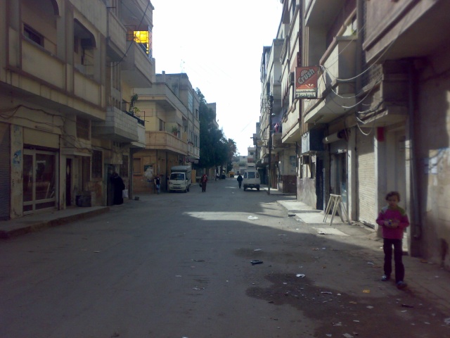 شكوى وتذمر بسبب انقطاع الماء والكهرباء بمخيم العائدين في حمص