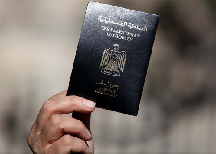الرفاعي.. 5000 فلسطيني سوري حصلوا على "جواز السلطة"