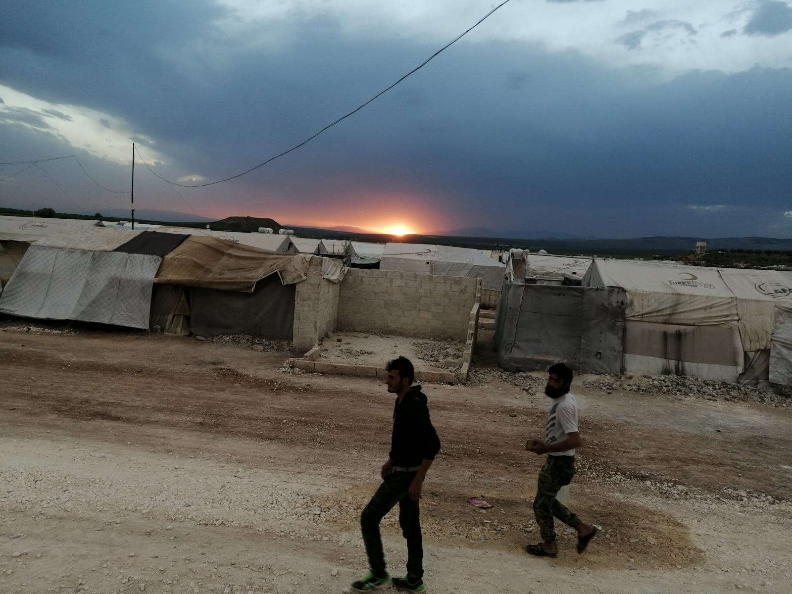شاهد: فلسطينيو مخيم دير بلوط يشتكون سوء الحال 
