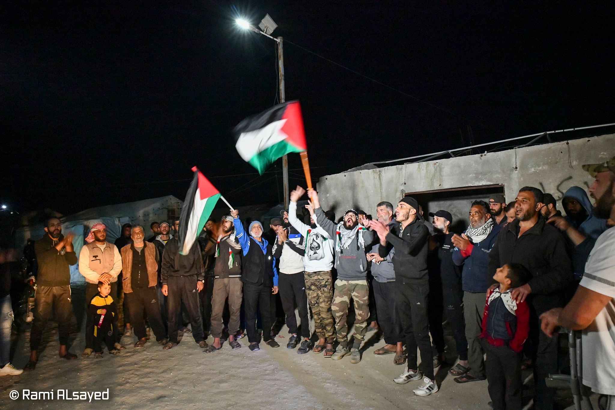الشمال السوري.. وقفة تضامنية مع القدس في مخيم دير بلوط