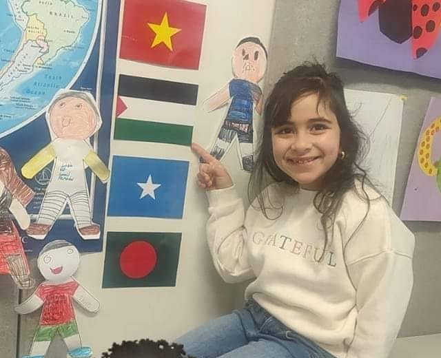 استراليا. طفلة فلسطينية تفرض على مدرستها وضع علم فلسطين