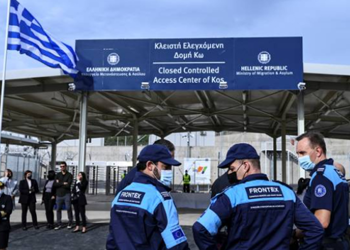 تقرير بحثي يؤكد قيام الشرطة اليونانية بسرقة مليوني يورو من المهاجرين
