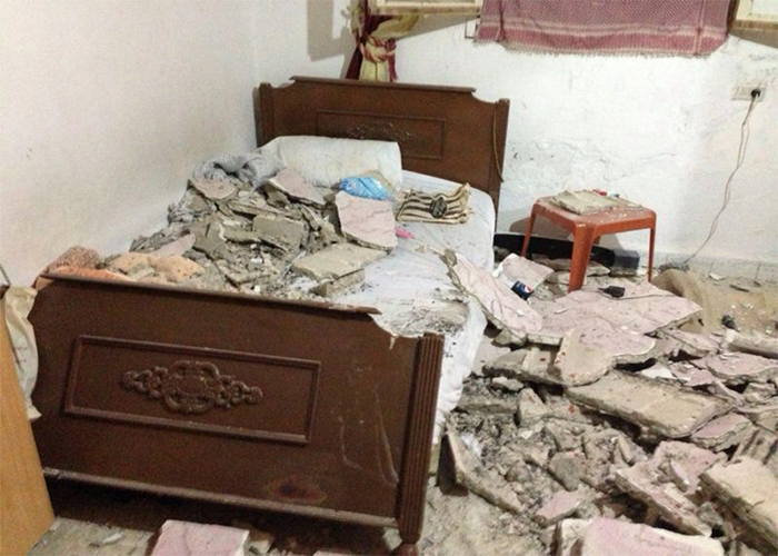 مخيم عين الحلوة.. نجاة عائلة فلسطينية سورية جراء سقوط سقف منزلها