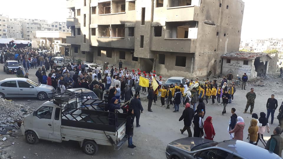 النظام يمنع وصول الأهالي إلى مقبرة الشهداء في مخيم اليرموك