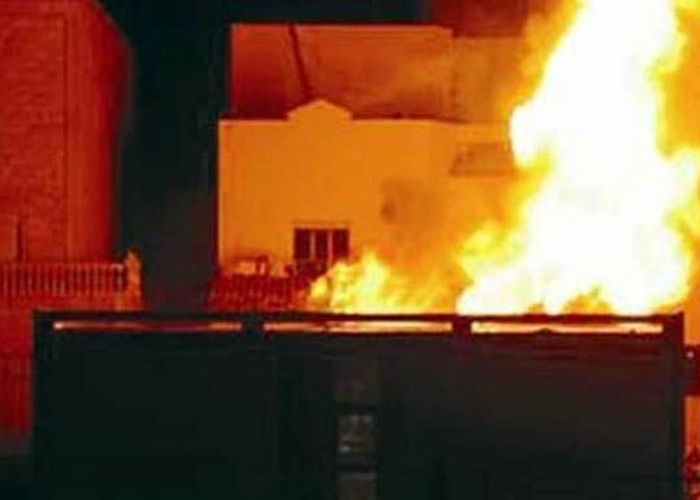 حريق يلتهم منزل لاجئ فلسطيني في مخيم خان دنون