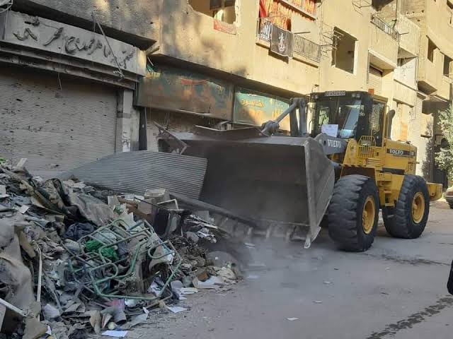 لجنة مخيم اليرموك تستعد لاستكمال أعمال إزالة الأنقاض في عدة أحياء