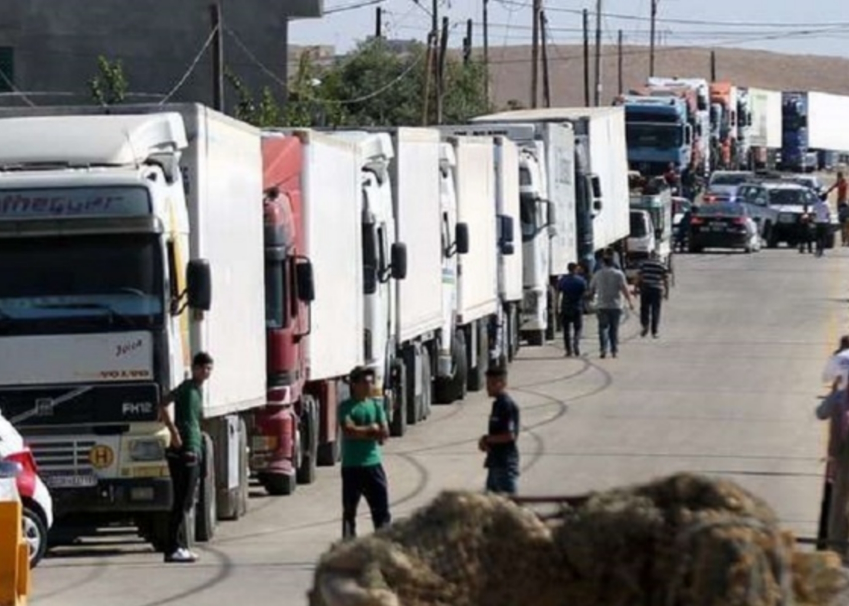 اللاجئون الفلسطينيون يستفيدون من تمديد سوريا فتح معبري باب السلامة والراعي