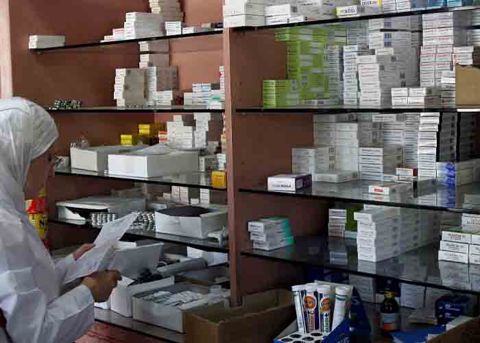 معاناة مضاعفة للاجئين الفلسطينيين في سوريا مع ارتفاع أسعار الأدوية