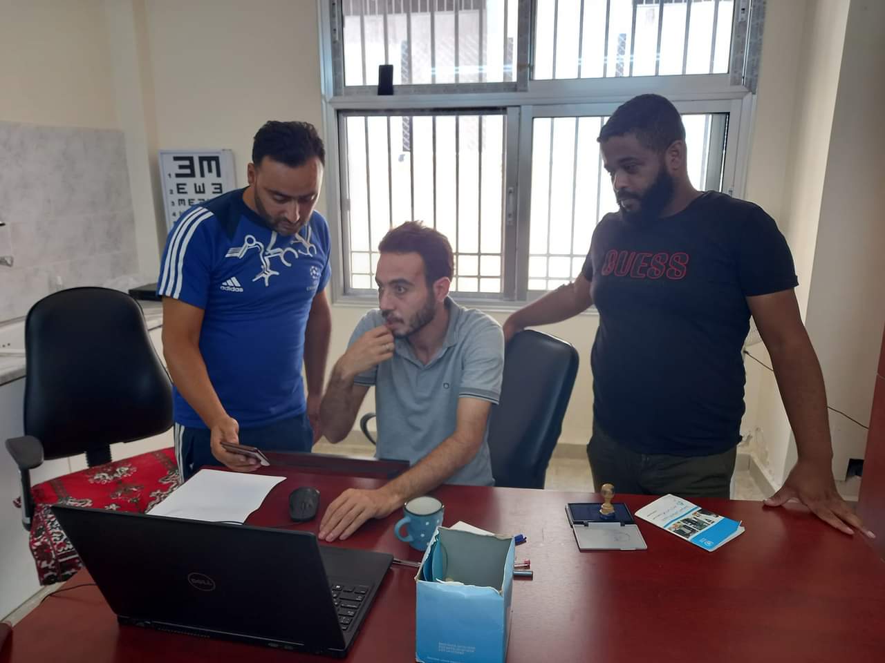 أزمة الإنترنت تعطل خدمات الصحة في مخيم درعا