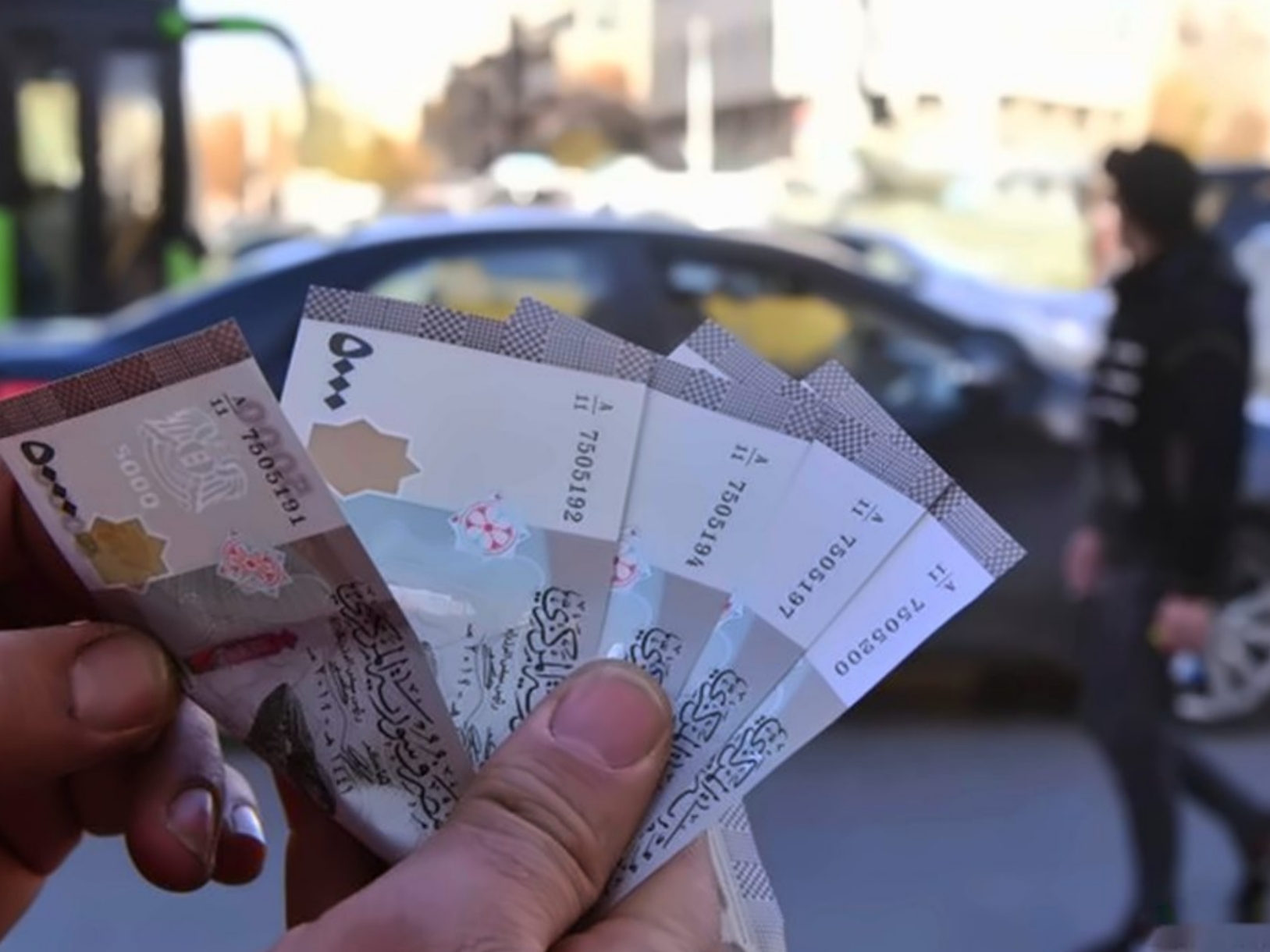 زيادة الأجور في سوريا تتحول إلى نكبة  للفلسطينيين بسبب الغلاء