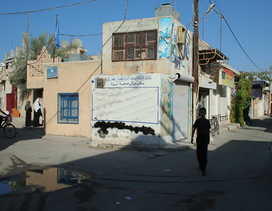 انقطاع الكهرباء يسبب أزمة بين مؤسسة اللاجئين وفلسطينيي درعا