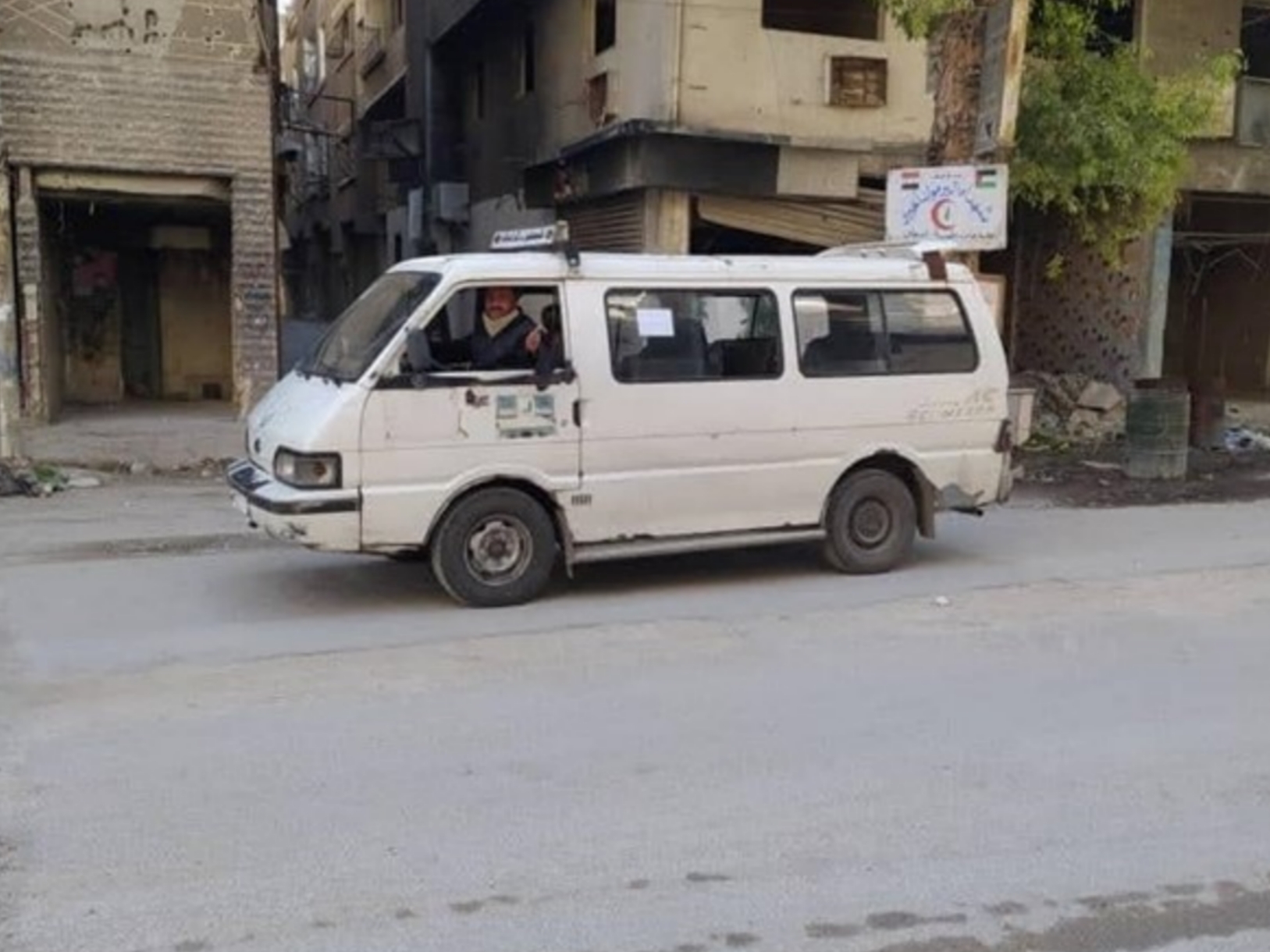 مخالفات السائقين تدفع الأهالي للمطالبة بتفعيل GPS في مخيم اليرموك