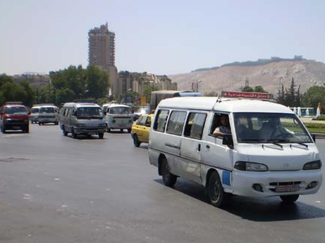 مخالفات وتوقيف لحافلات خط الحسينية بسبب استغلال الأهالي