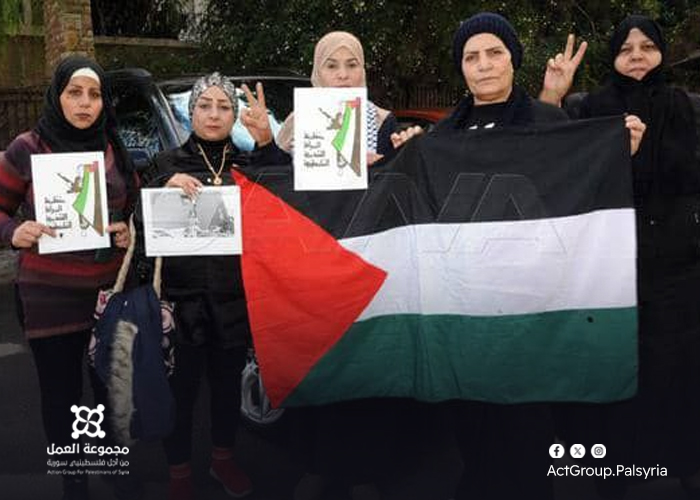دمشق.. نساء فلسطينيات ينظمن بوقفة تضامنية دعماً للشعبين الفلسطيني واللبناني