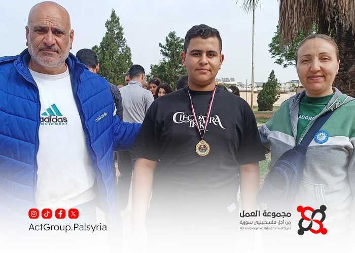 طالب فلسطيني يحرز ذهبية بطولة دفع الكرة الحديدية في حمص