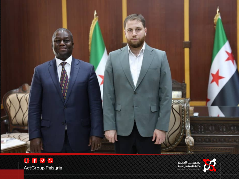 لقاء بين محافظ حماة ومدير الأونروا لتحسين أوضاع الفلسطينيين في المدينة