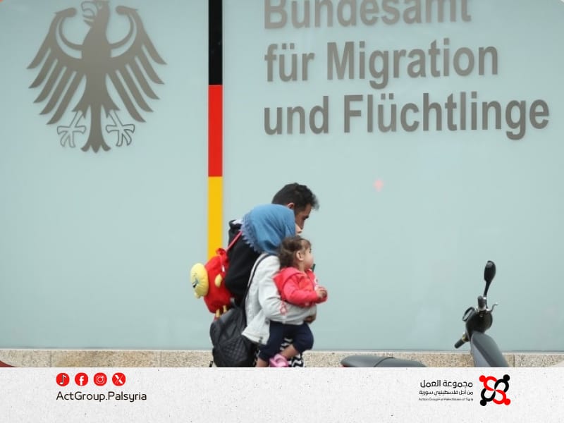 ألمانيا تعلن استئناف دراسة طلبات اللجوء للسوريين وسط تحذيرات أممية من الترحيل القسري