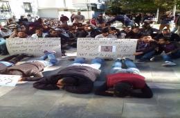 اعتصام لاجئين فلسطينيين وسوريين أمام البرلمان القبرصي 