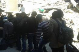 خروج طلاب الشهادة الثانوية من مخيم اليرموك المحاصر 