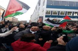 فلسطينيو سورية في السويد يتضامنون مع أهلهم في المخيمات الفلسطينية في سورية 