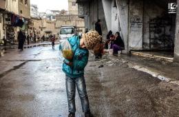 إغلاق طريق بيت سحم يلدا يفاقم من معاناة أهالي اليرموك في ظل استمرار منع إدخال المساعدات الغذائية للمخيم