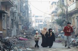 الجيش السوري يقصف مخيم اليرموك بعد مرور ( 596 ) يوم على حصاره 