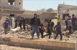 الطائرات السورية تقصف بلدة المزيريب واستمرار معاناة 8500 لاجئ فلسطيني في تجمع البلدة 
