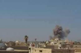 الطائرات السورية تستهدف محيط مخيم خان الشيح بثلاثة براميل متفجرة 