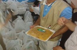 توزيع وجبات غذائية على بعض العائلات الفلسطينية  في قدسيا والزاهرة ومخيم حمص وحماة 