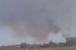 القصف يتسبب باندلاع حرائق في المزارع المحيطة بمخيم خان الشيح 