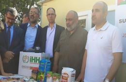 زيارات تفقدية للمهجرين الفلسطينيين في تركيا وهيئة الإغاثة الإنسانية توزع مساعداتها على الأهالي