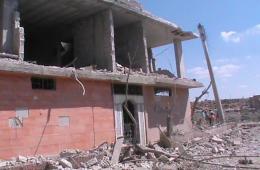 قصف بقذائف الهاون على بلدة المزيريب يخلف خراباً في منازل المدنيين 