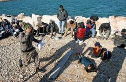 انقاذ عشرات المهاجرين في بحر إيجة خلال محاولتهم الوصول إلى اليونان 