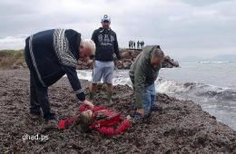 أم فلسطينية وثلاثة من أطفالها بين ضحايا غرق أحد قوارب الموت في بحر إيجة 