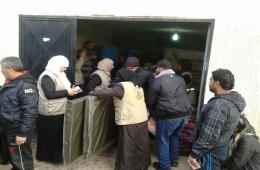 توزيع مساعدات عينية على فلسطينيي سورية المهجرين بمنطقة البقاع في لبنان 