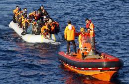 سفن الناتو تصل بحر إيجه لمراقبة طريق المهاجرين واللاجئين والحد من تدفقهم إلى أوروبا
