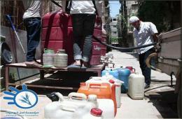 مؤسسة أمل اليرموك الخدمية التنموية تواصل تقديم المياه لأهالي اليرموك المحاصرين