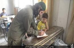 أهالي مخيم اليرموك يتوقفون عن إرسال أبنائهم للمدارس بسبب سيطرة "داعش" عليها