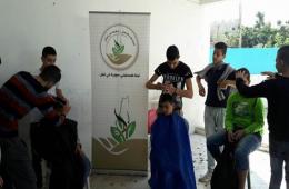 مشروع حلاقة مجاني في مدرسة السموع بمخيم عين الحلوة