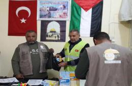 توزيع طرود غذائية على العائلات الفلسطينية السورية في مدينة كلس التركية 