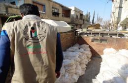 الهيئة الخيرية توزع الخبز على أهالي مخيم خان الشيح بريف دمشق 