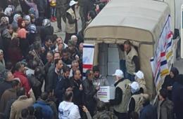 توزيع بعض المساعدات الإغاثية على نازحي مخيم حندرات