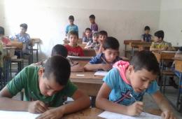 رغم معاناتهم، مئات الطلاب الفلسطينيين يواصلون تقديم امتحاناتهم جنوب دمشق