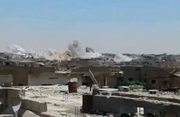 قوات النظام تقصف مخيم درعا وطريق السد بصواريخ "الفيل"