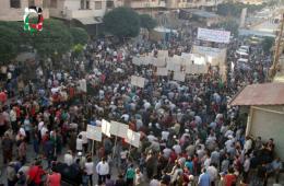 بالصور: أهالي جنوب دمشق يتظاهرون رفضاً للتهجير القسري وتغيير التركيبة السكانية
