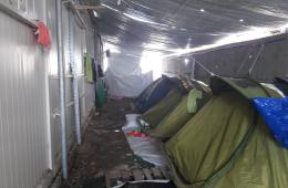 أكثر من 2860 لاجئ ينامون داخل الخيم في مخيم موريا بجزيرة ليسفوس متليني اليونانية 