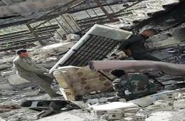 ناشطون: نهب منازل اللاجئين الفلسطينيين يتم بالتنسيق مع ضباط النظام والمجموعات الموالية