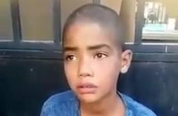 طفل فلسطيني حافي القدمين مشرد في شوارع دمشق
