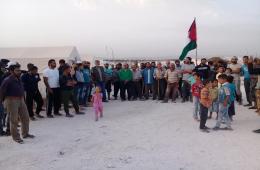 المهجرون الفلسطينيون في مخيم دير بلوط يواصلون اعتصامهم 